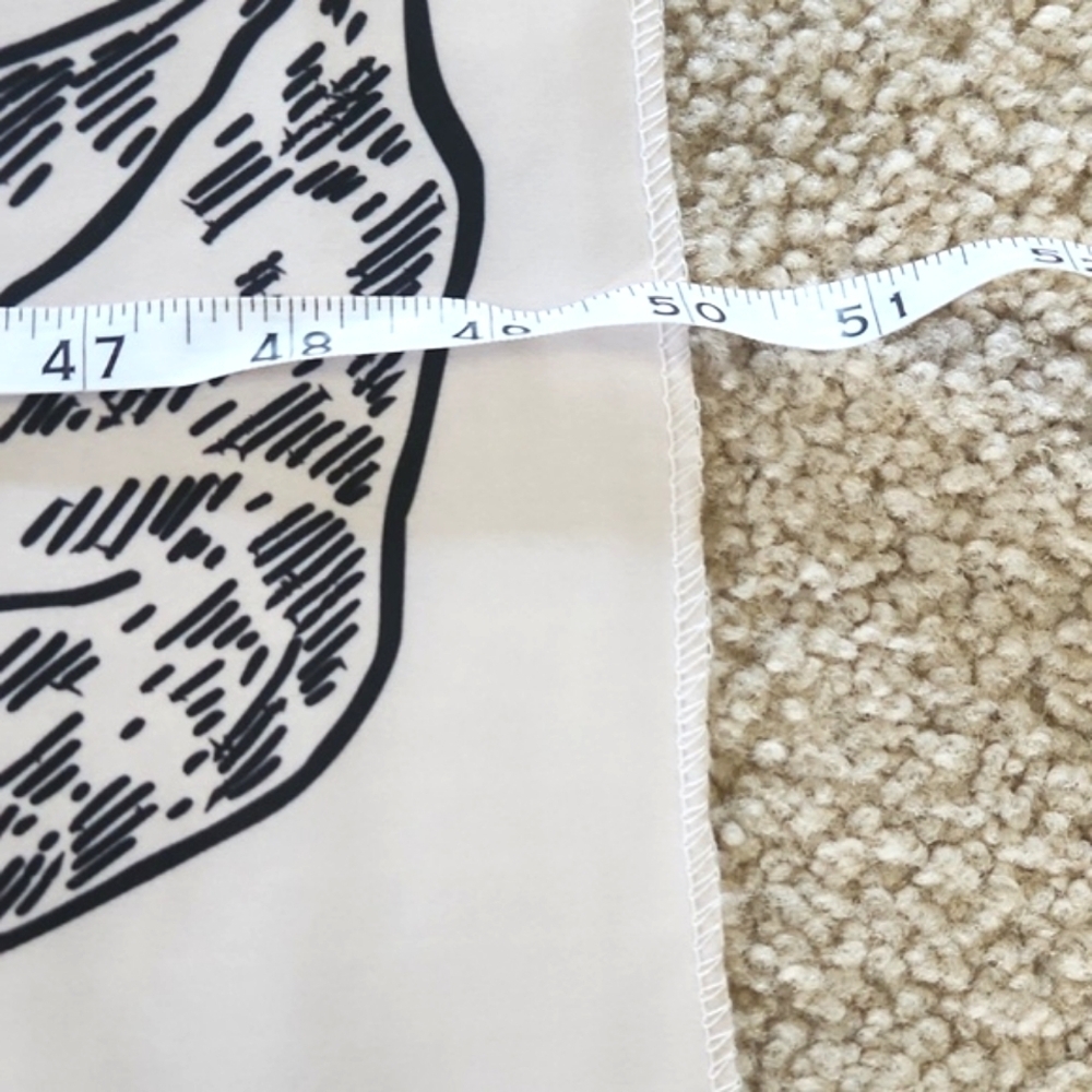 Off white & black graphic bohemian style sun floral nature tapestry. - Picture 9 of 10